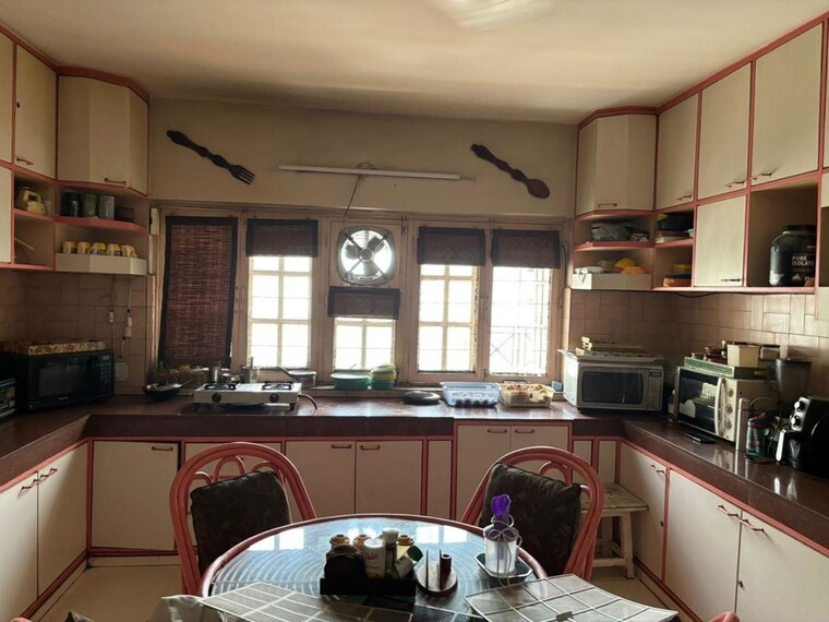 Kitchen, arun-vihar 3 Bedroom 1550 Sq.Ft. Apartment In Sector 29 Noida 10446818