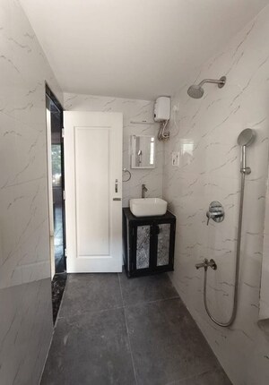  2 BHK Apartment at Andheri West – for Rent