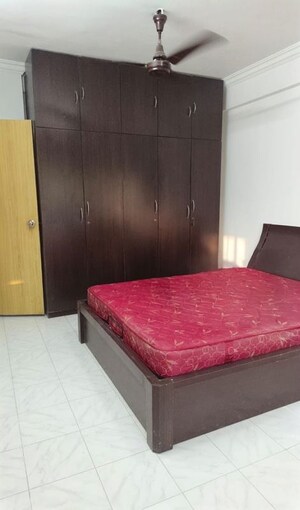 Bedroom in 2 BHK Apartment at Andheri West – for Rent