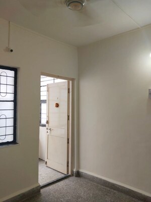 Room in 1 BHK Apartment at bharat vihar Erandwane, Erandwane – for Rent