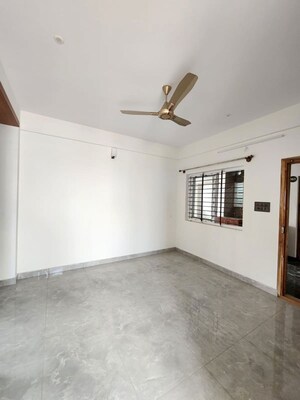 Room in 1 BHK Builder Floor at Reliable Layout – for Rent