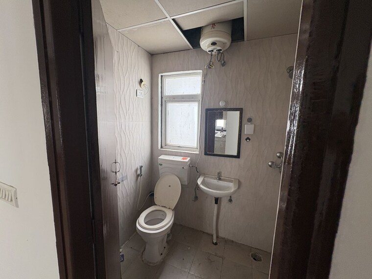 Bathroom, pivotal-devaan 2.5 Bedroom 850 Sq.Ft. Apartment In Sector 84 Gurgaon 10446894