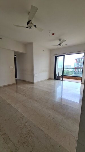 Room in 3 BHK Apartment at Lodha Lakeshore Greens, Dombivli East – for Rent