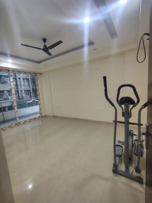 Furnished Amenities in 4 BHK Apartment at Sector 21d – for Rent