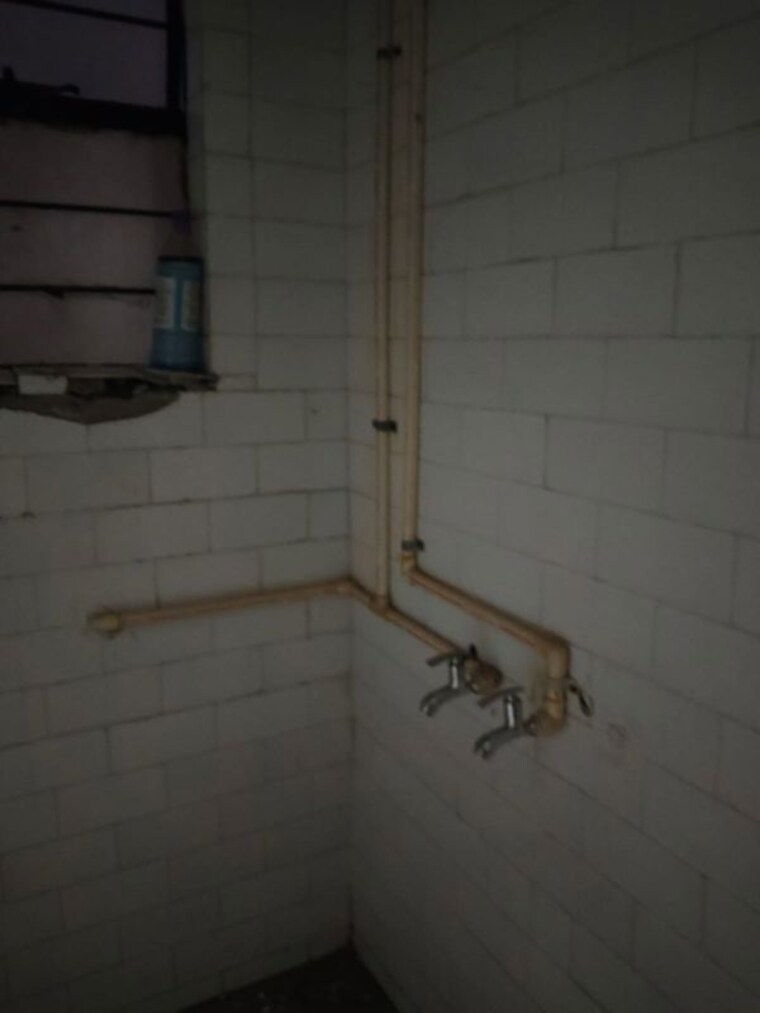 Bathroom, erandavane-chs 1 Bedroom 560 Sq.Ft. Apartment In Erandwane Pune 10446963