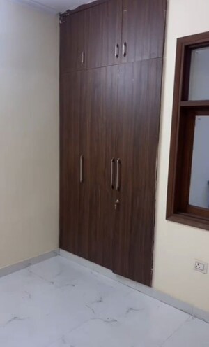 Room in 2 BHK Apartment at Greenotel Apartment, Zeta I Greater Noida – for Sale