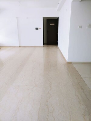 Room in 4 BHK Apartment at Kolte Patil Stargaze, Bavdhan – for Rent