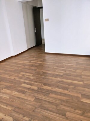 Room in 4 BHK Apartment at Kolte Patil Stargaze, Bavdhan – for Rent