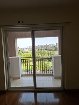 Room in 3 BHK Apartment at ATS Golf Meadows Lifestyle, Central Derabassi – for Rent