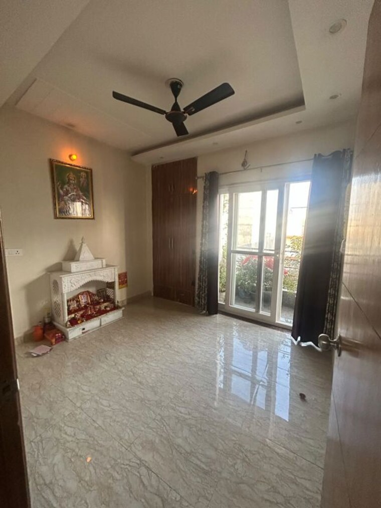 Living Room, sector 109 3 Bedroom 1600 Sq.Ft. Builder Floor In Sector 109 Gurgaon 10447115