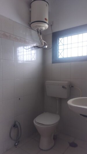 Bathroom in 1 RK Apartment at Banjara Hills – for Rent
