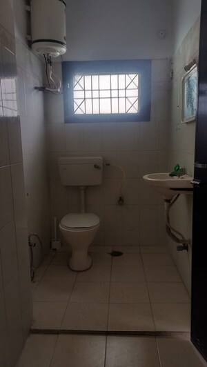 Bathroom in 1 RK Apartment at Banjara Hills – for Rent