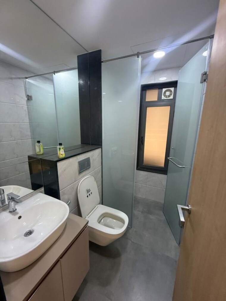 Bathroom, lodha-vista 2 Bedroom 790 Sq.Ft. Apartment In Lower Parel Mumbai 10447165