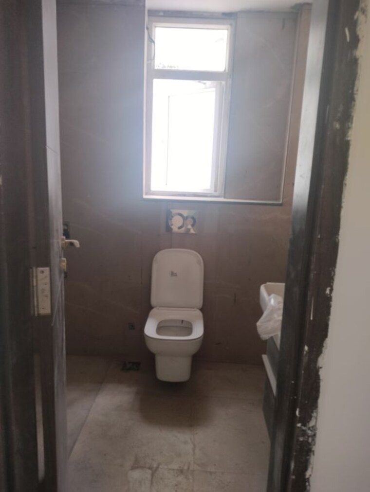 Bathroom, smart-world-orchard 2.5 Bedroom 1185 Sq.Ft. Apartment In Sector 61 Gurgaon 10447176