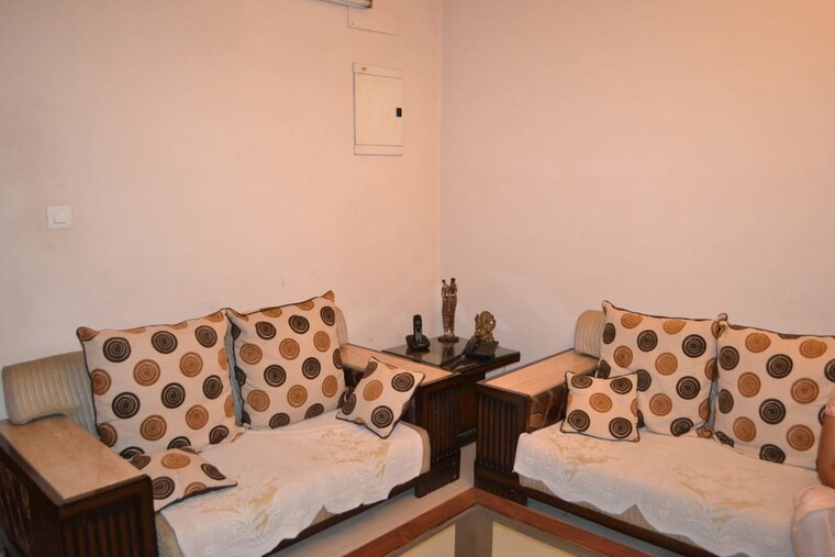 Living Room, paras-tierea-premium-floor 3 Bedroom 1265 Sq.Ft. Apartment In Sector 137 Noida 10447186
