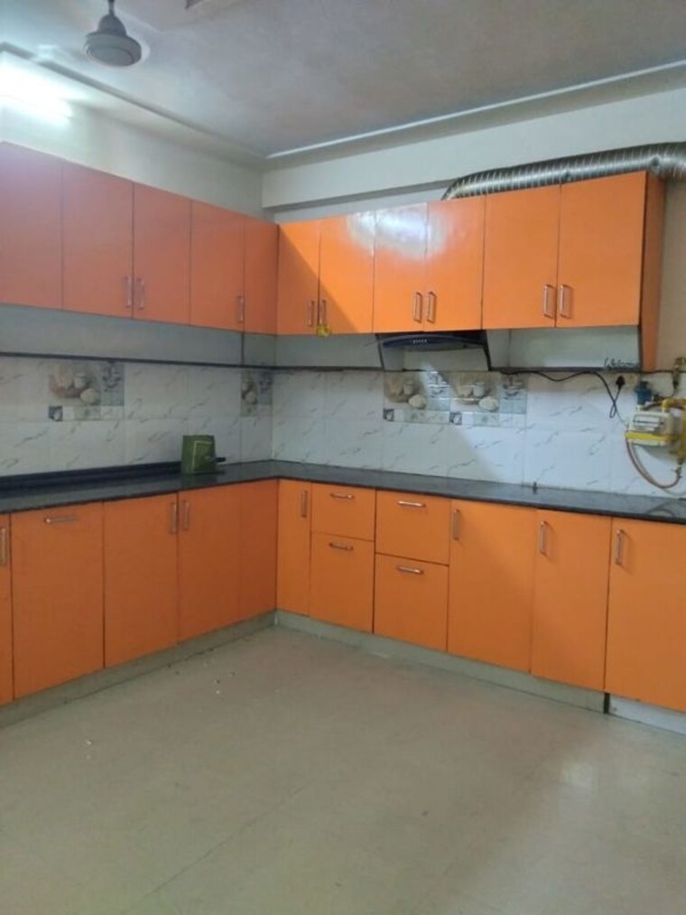 Kitchen, vasant kunj 3 Bedroom 1200 Sq.Ft. Builder Floor In Vasant Kunj Delhi 10447205