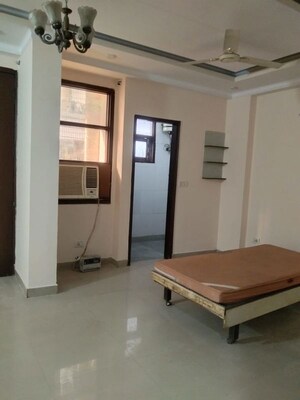 Room in 3 BHK Builder Floor at Vasant Kunj – for Rent