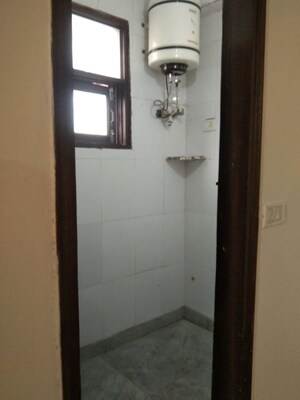 Room in 3 BHK Builder Floor at Vasant Kunj – for Rent