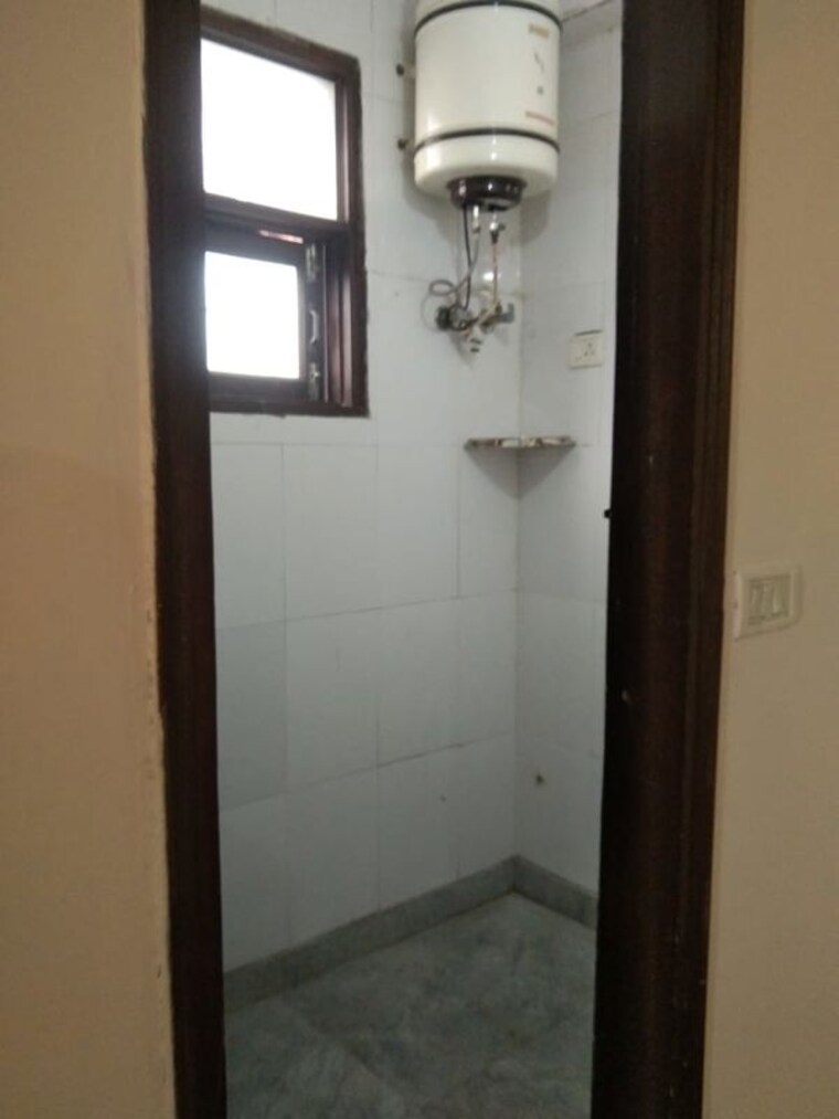 Room, vasant kunj 3 Bedroom 1200 Sq.Ft. Builder Floor In Vasant Kunj Delhi 10447205