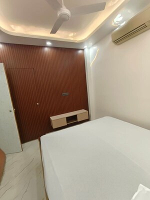 Furnished Amenities in 3 BHK Builder Floor at Greater Kailash I – for Rent