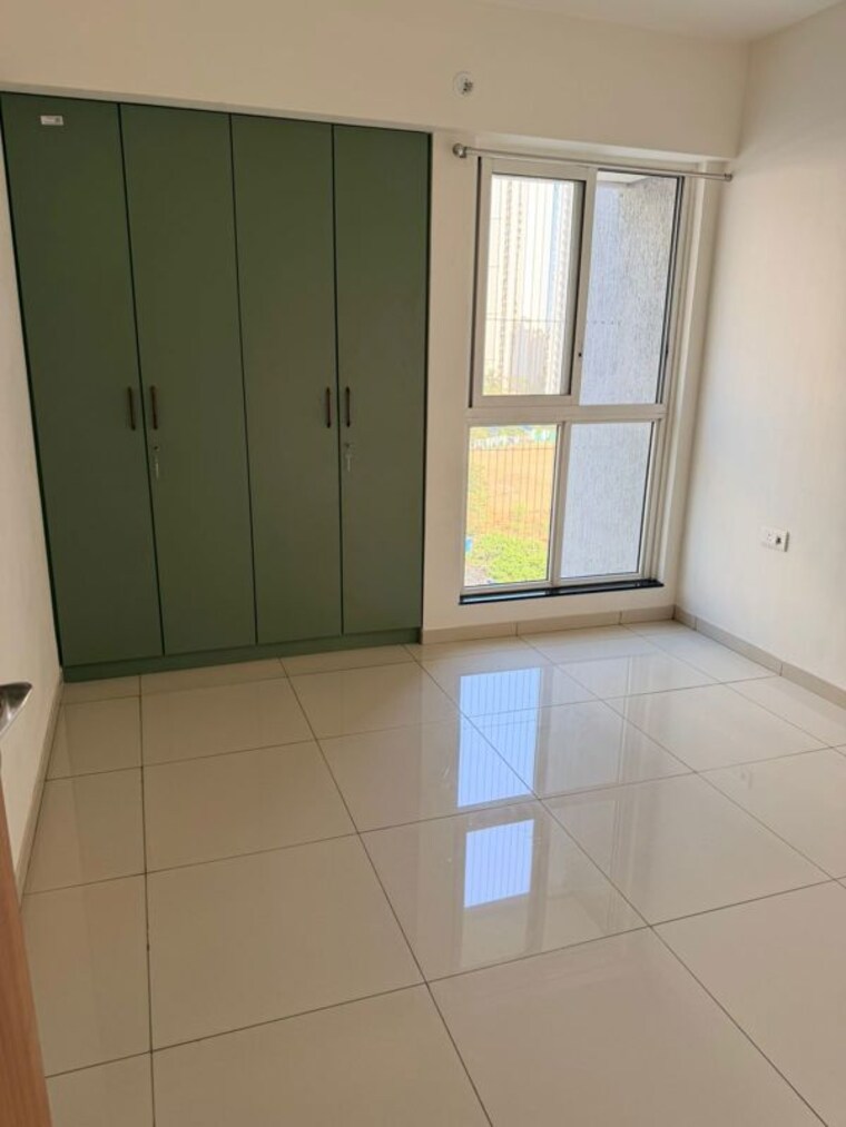 Bathroom, godrej-emerald-vista 3 Bedroom 940 Sq.Ft. Apartment In Ghodbunder Road Thane 10447289