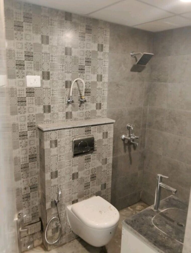 Bathroom, nimbus-the-express-park-view-ii 2 Bedroom 1224 Sq.Ft. Apartment In Chi V Greater Noida Greater Noida 10447284