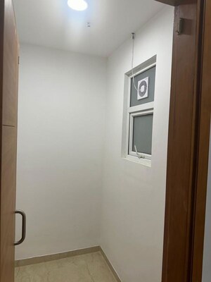 Room in 3 BHK Apartment at Omaxe New Chandigarh, North Mullanpur – for Rent