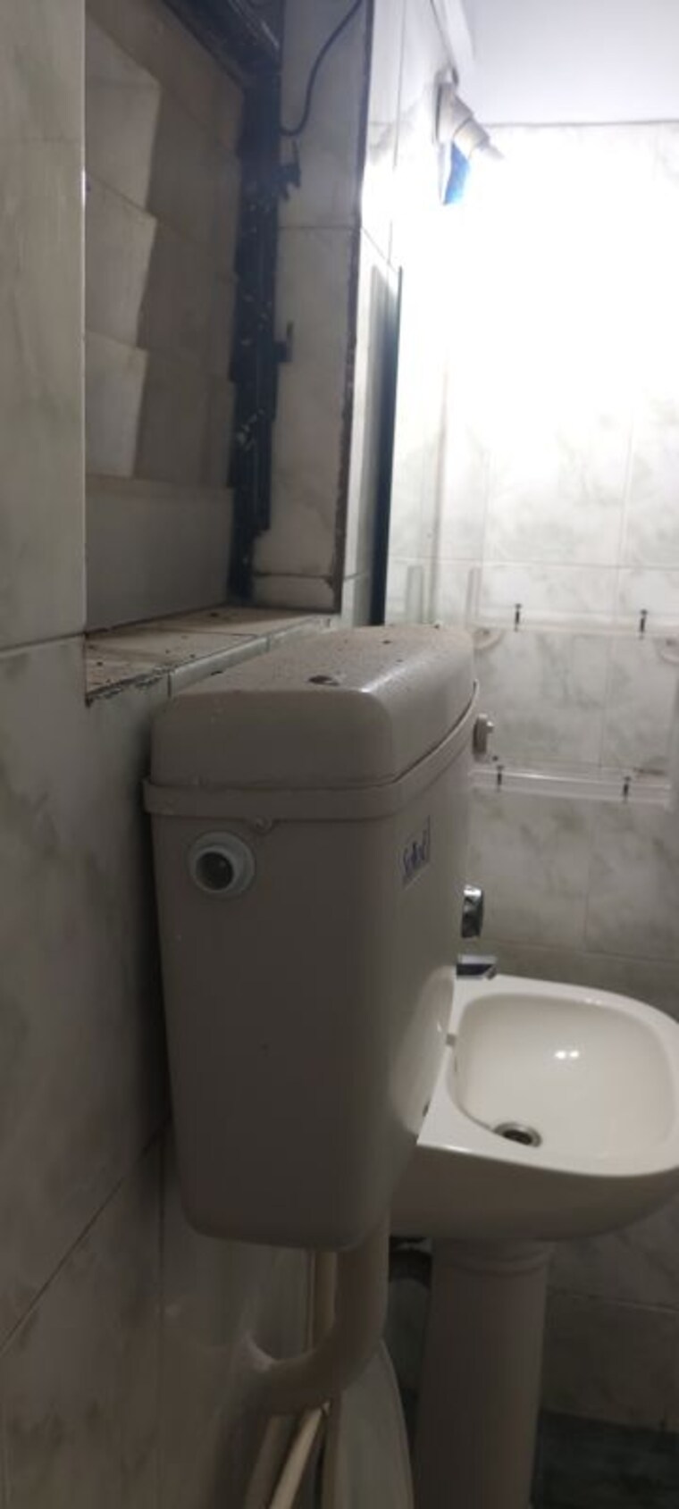 Bathroom, montreal-tower 4 Bedroom 1500 Sq.Ft. Apartment In Andheri West Mumbai 10447294