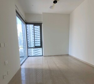 Room in 3 BHK Apartment at Piramal Mahalaxmi, Mahalaxmi – for Rent