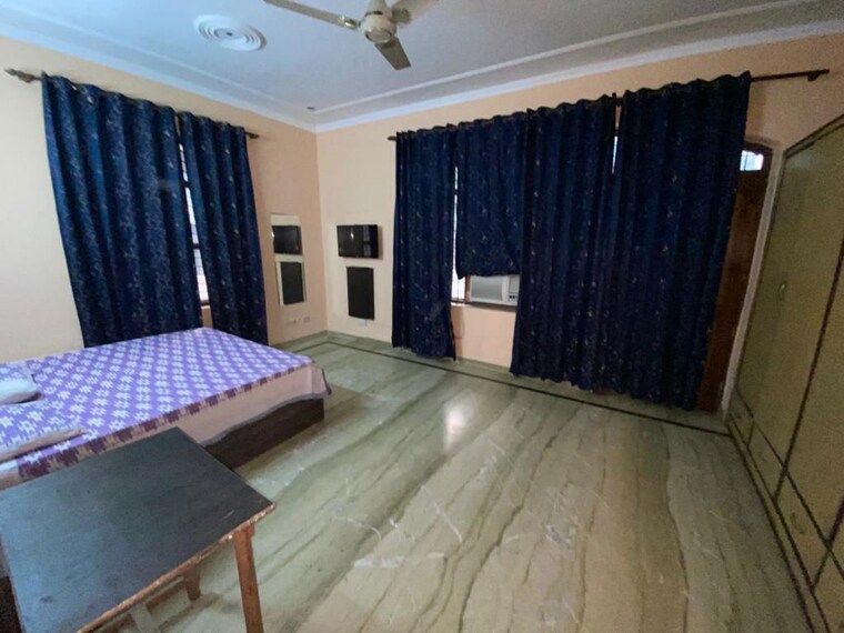 Bedroom, sector 40 3 Bedroom 2060 Sq.Ft. Builder Floor In Sector 40 Gurgaon 10447317