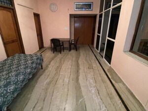 Bedroom in 3 BHK Builder Floor at Sector 40 – for Rent