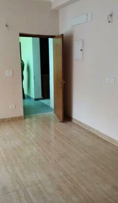 2.5 BHK Apartment For Sale in Amrapali Golf Homes