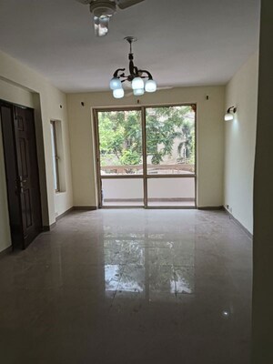2 BHK Apartment For Rent in Unitech Woodstock Floors, Sector 50