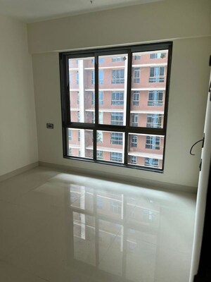 Room in 2 BHK Apartment at Shiv Shakti Tower 28, Malad East – for Rent