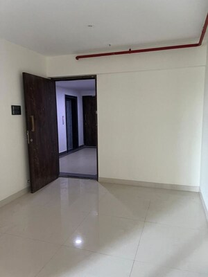 Room in 2 BHK Apartment at Shiv Shakti Tower 28, Malad East – for Rent