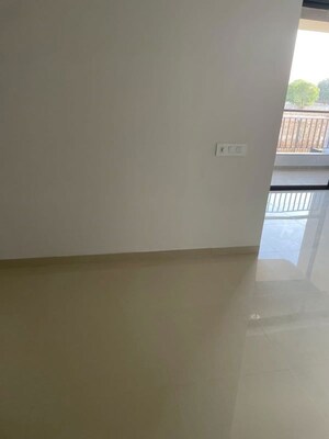 Furnished Amenities in 2 BHK Apartment at Vishwanath Maher Homes 5, Shela – for Rent