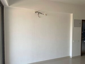 Room in 2 BHK Apartment at Vishwanath Maher Homes 5, Shela – for Rent