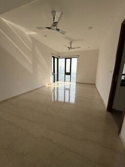 2 BHK + Pooja Room,Servant Room Apartment For Rent in Lodha The Park