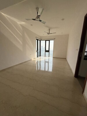 2 BHK Apartment For Rent in Lodha The Park, Worli