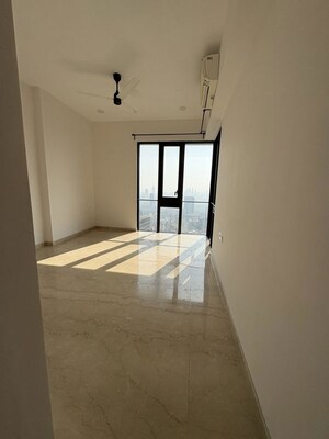 Room in 2 BHK Apartment at Lodha The Park, Worli – for Rent