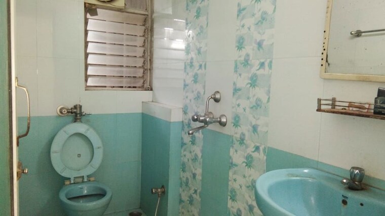Bathroom, llyod-estate 2 Bedroom 700 Sq.Ft. Apartment In Wadala Mumbai 10447459