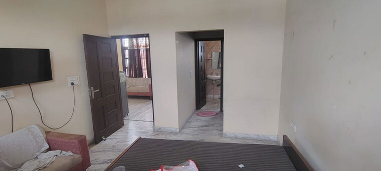 Room, sector 10 2 Bedroom 2100 Sq.Ft. Builder Floor In Sector 10 Panchkula 10447500