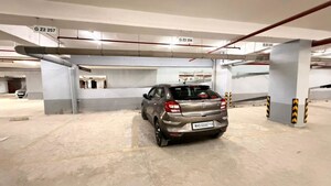 Parking in 3.5 BHK Apartment at Hubtown Rising City, Ghatkopar East – for Rent
