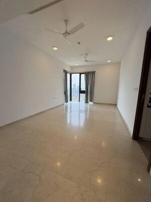 Room in 3 BHK Apartment at Lodha The Park, Worli – for Rent