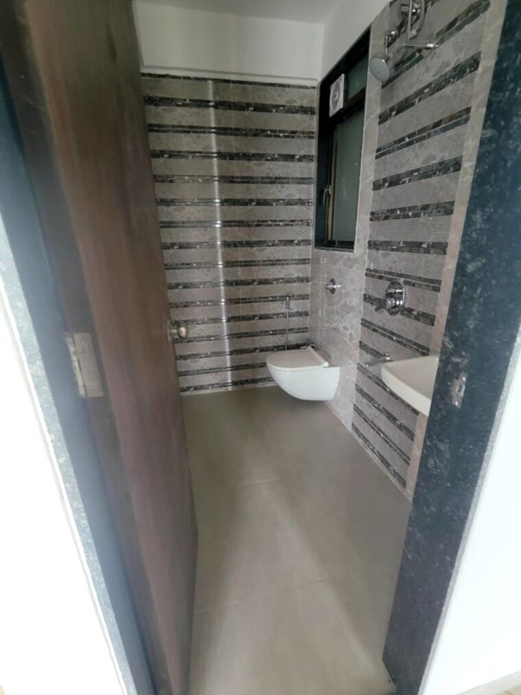 Bathroom, neminath-nemi-bhavan 1 Bedroom 438 Sq.Ft. Apartment In Goregaon West Mumbai 10447534