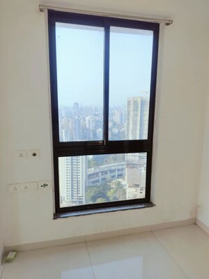 Room in 2 BHK Apartment at Sunteck Avenue 2, Goregaon West – for Rent