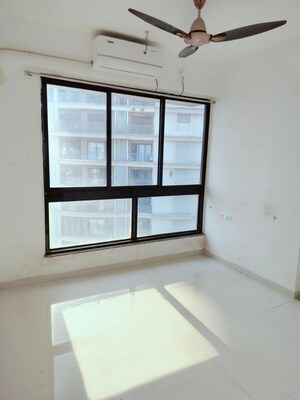 Room in 2 BHK Apartment at Sunteck Avenue 2, Goregaon West – for Rent