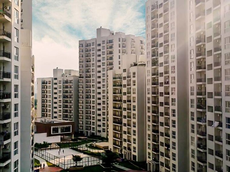 Exterior View, umang-winter-hills 2 Bedroom 1700 Sq.Ft. Apartment In Sector 77 Gurgaon 10447546