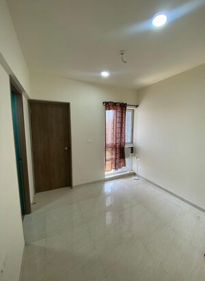 Room in 2 BHK Apartment at Lodha Palava Crown, Dombivli East – for Rent