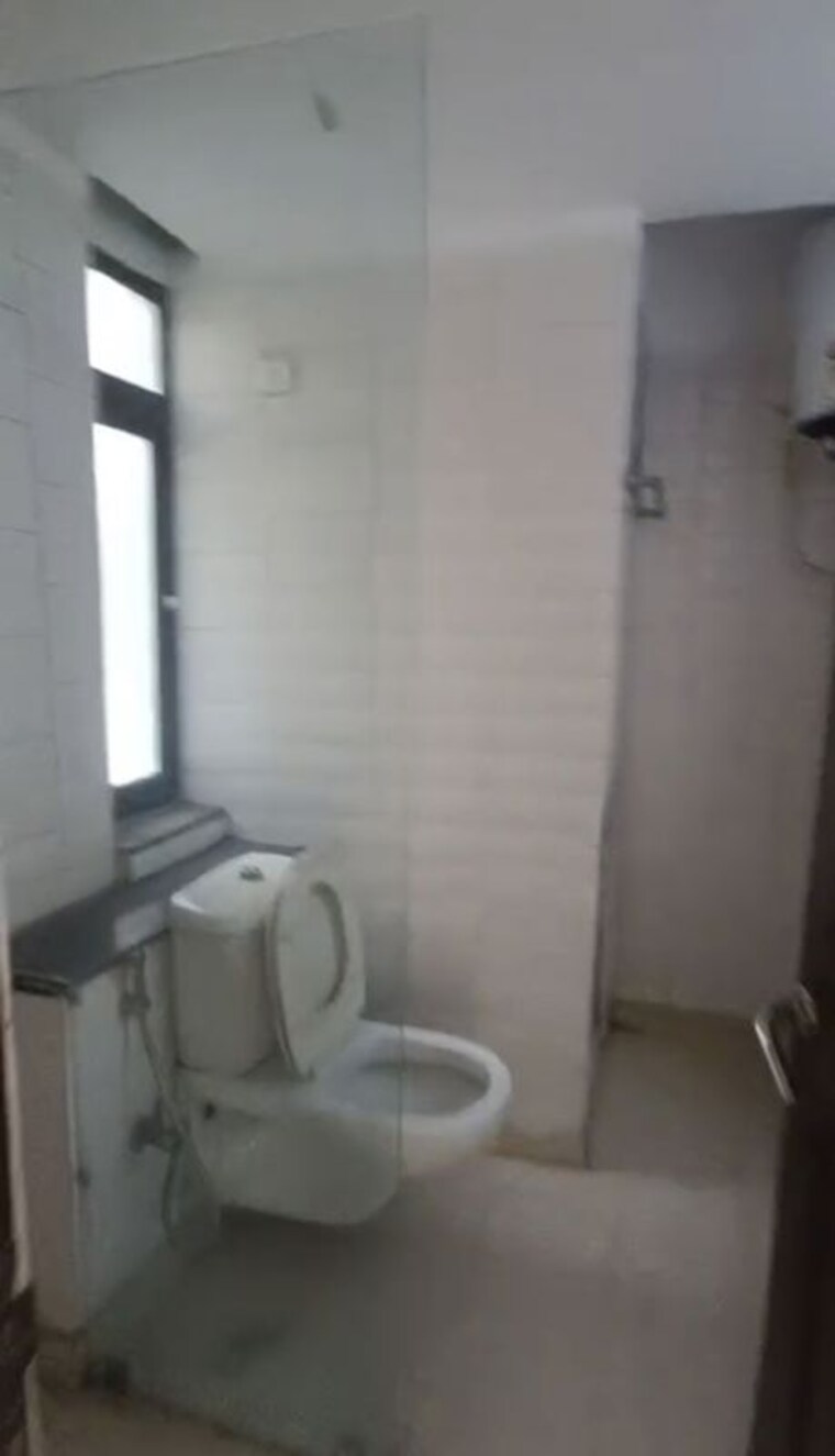 Bathroom, unitech-fresco 3 Bedroom 1650 Sq.Ft. Apartment In Sector 50 Gurgaon 10447486
